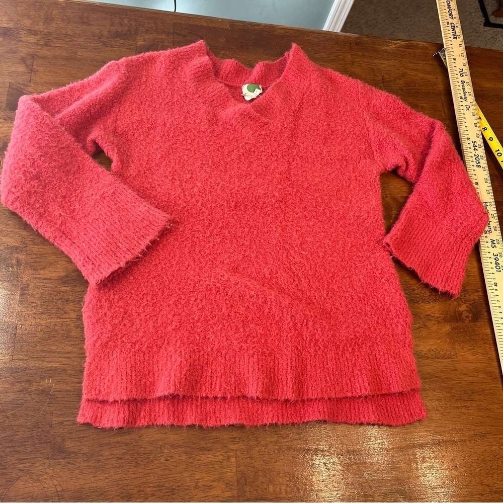 Anthropologie coral v neck sweater size small